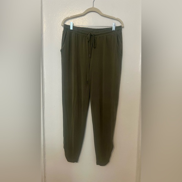 Splendid soft cozy pants! - Picture 3 of 3